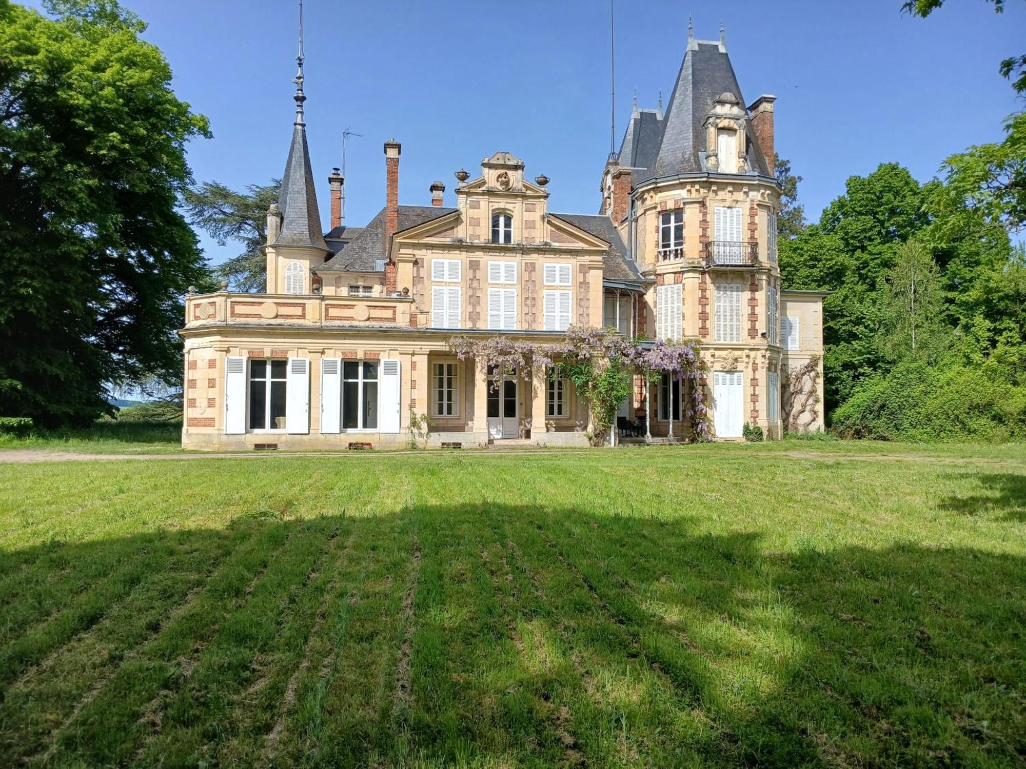 Challuy Chateau De Maucouvent מראה חיצוני תמונה